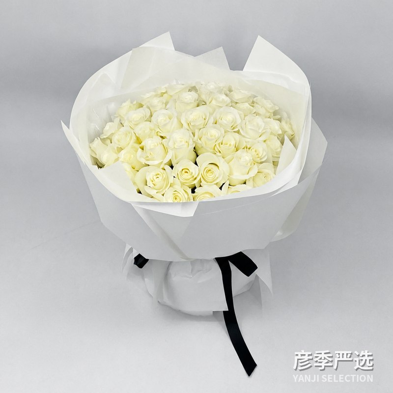 云漫白玫瑰花束