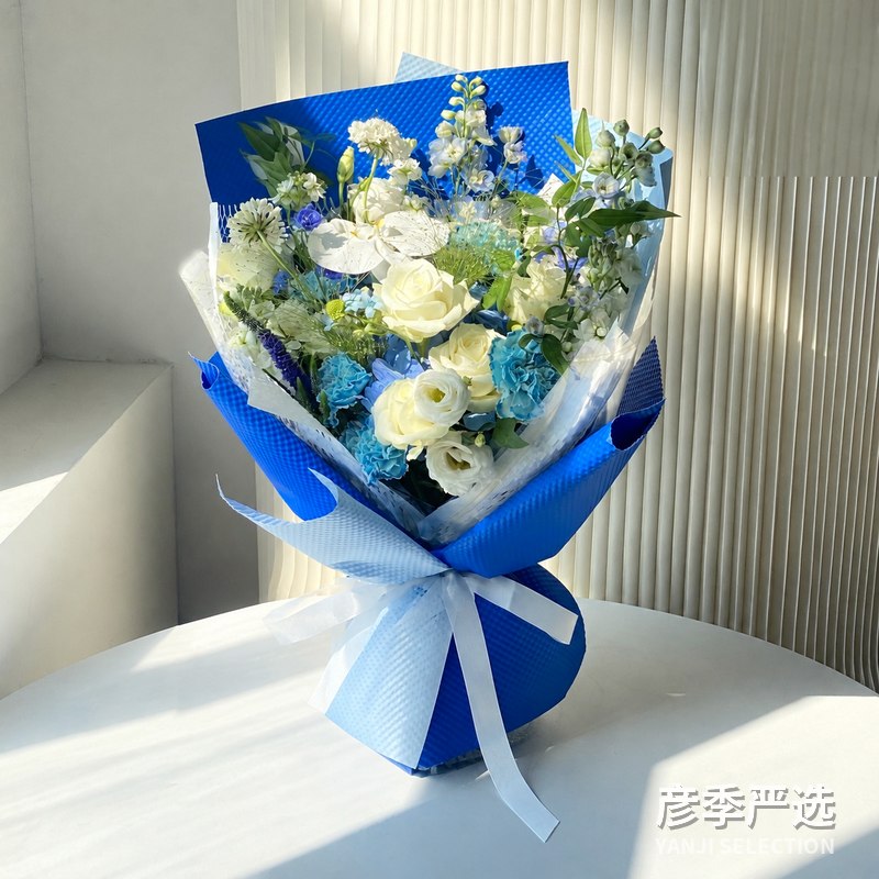 蓝白星辰花束